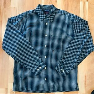 Tommy Hilfiger Men’s Button down shirt-EUC- Size M